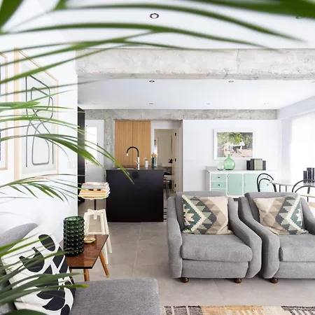 Home2book Modern Design Cruz, Terrace Apartment *